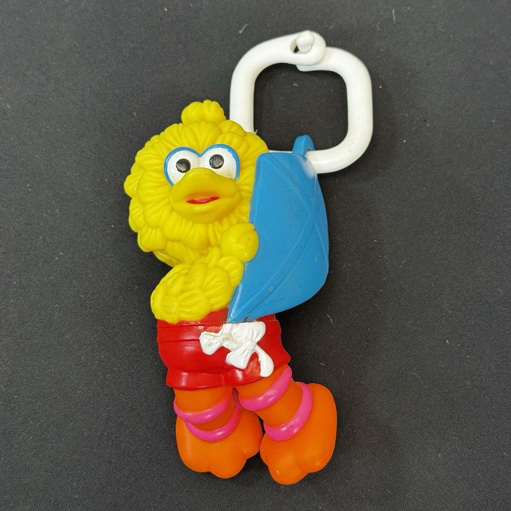 Hasbro Sesame Street Big Bird Toy Yellow Key‎ Ring